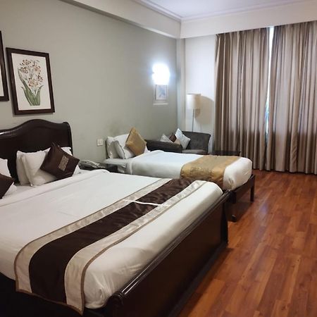 Luxera Hotels & Resorts Нью-Дели Экстерьер фото