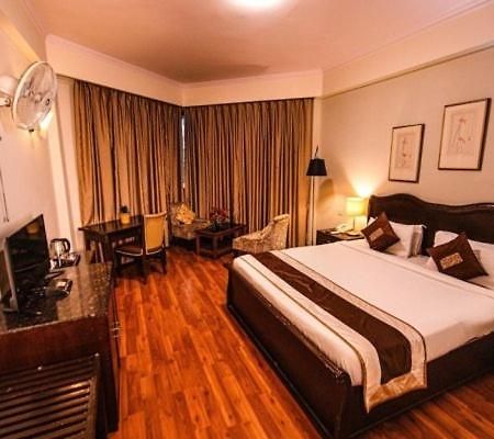 Luxera Hotels & Resorts Нью-Дели Экстерьер фото