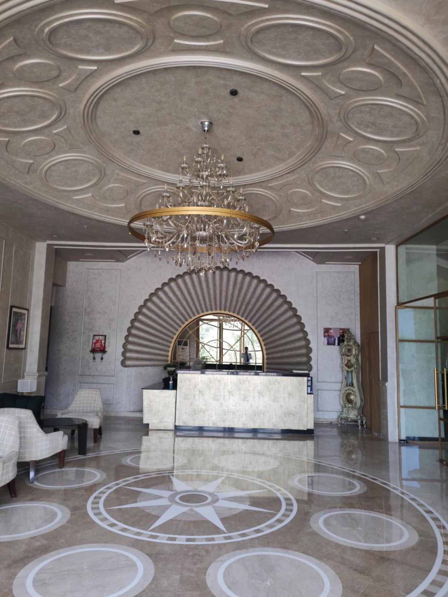 Luxera Hotels & Resorts Нью-Дели Экстерьер фото