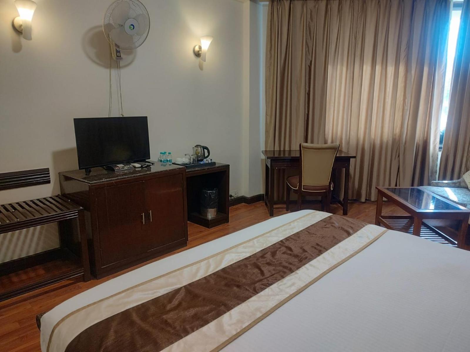 Luxera Hotels & Resorts Нью-Дели Экстерьер фото